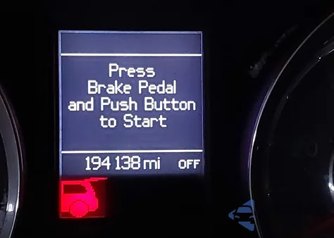 2011 Chrysler Town & Country Touring-L из США, поврежденный, VIN 2A4RR8DGXBR677787